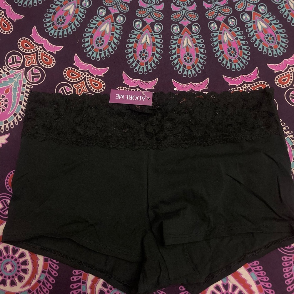NWT black sz med panty